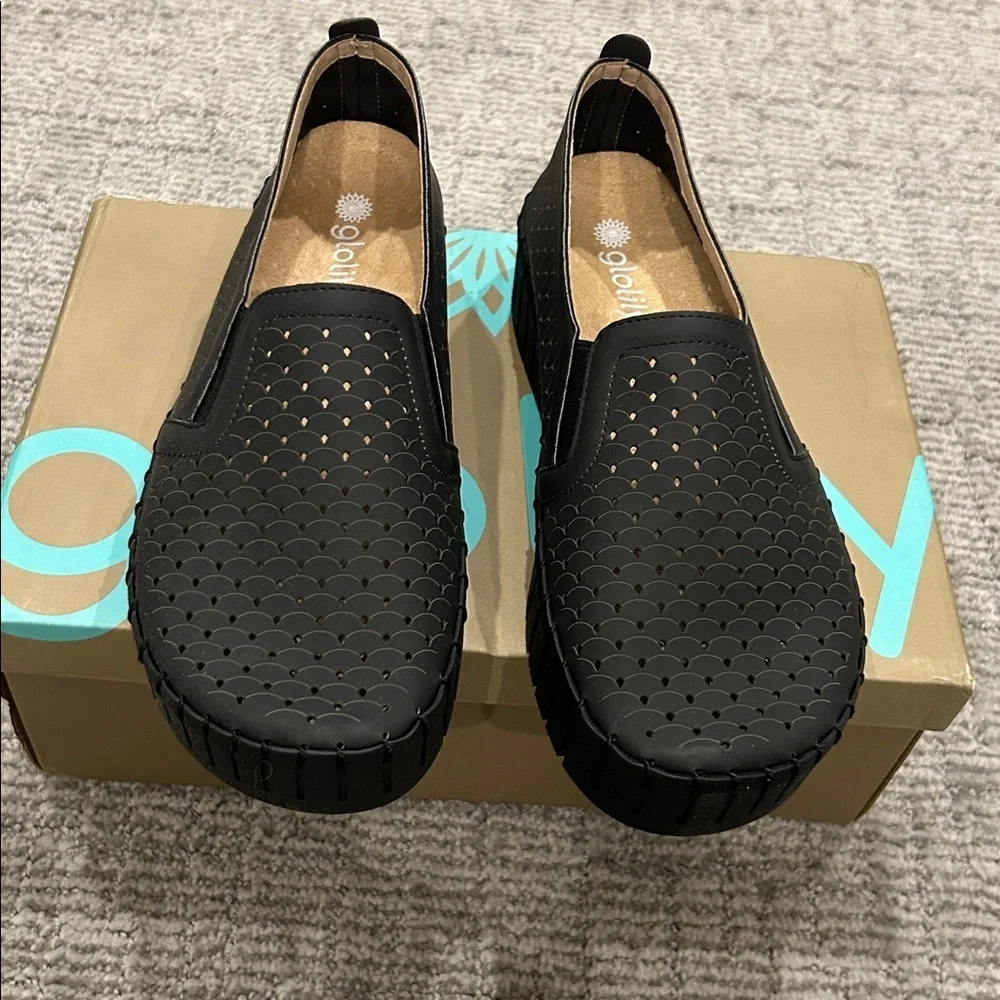 Glolily Elle Platform Wave Perforated Black 7